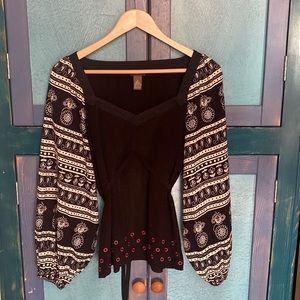 Lovely 100% silk blouse with tie under bust and billowy sleeves